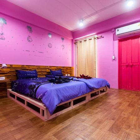 Firefly Phuket Hotel Patong Extérieur photo