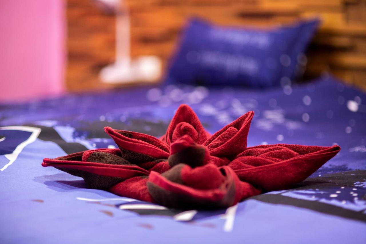 Firefly Phuket Hotel Patong Extérieur photo