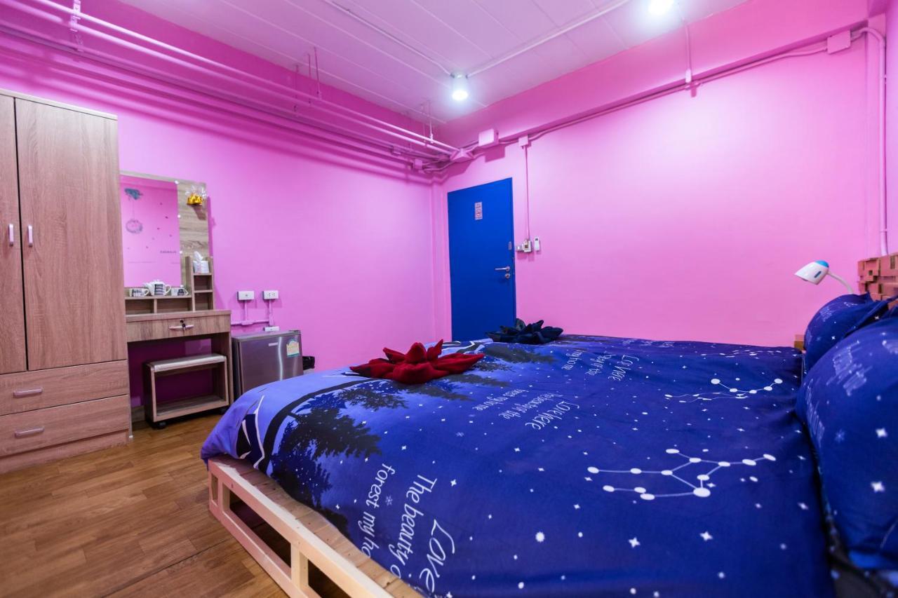 Firefly Phuket Hotel Patong Extérieur photo