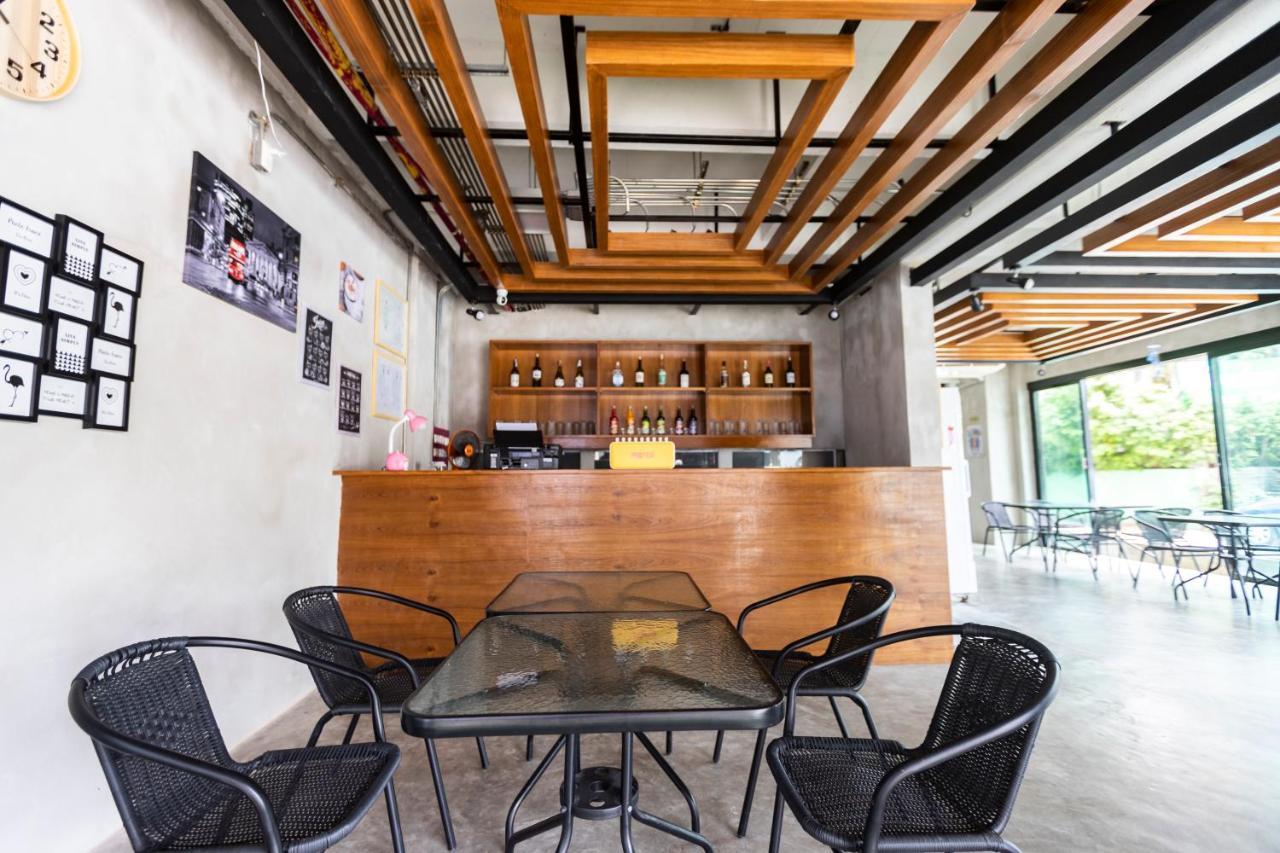 Firefly Phuket Hotel Patong Extérieur photo