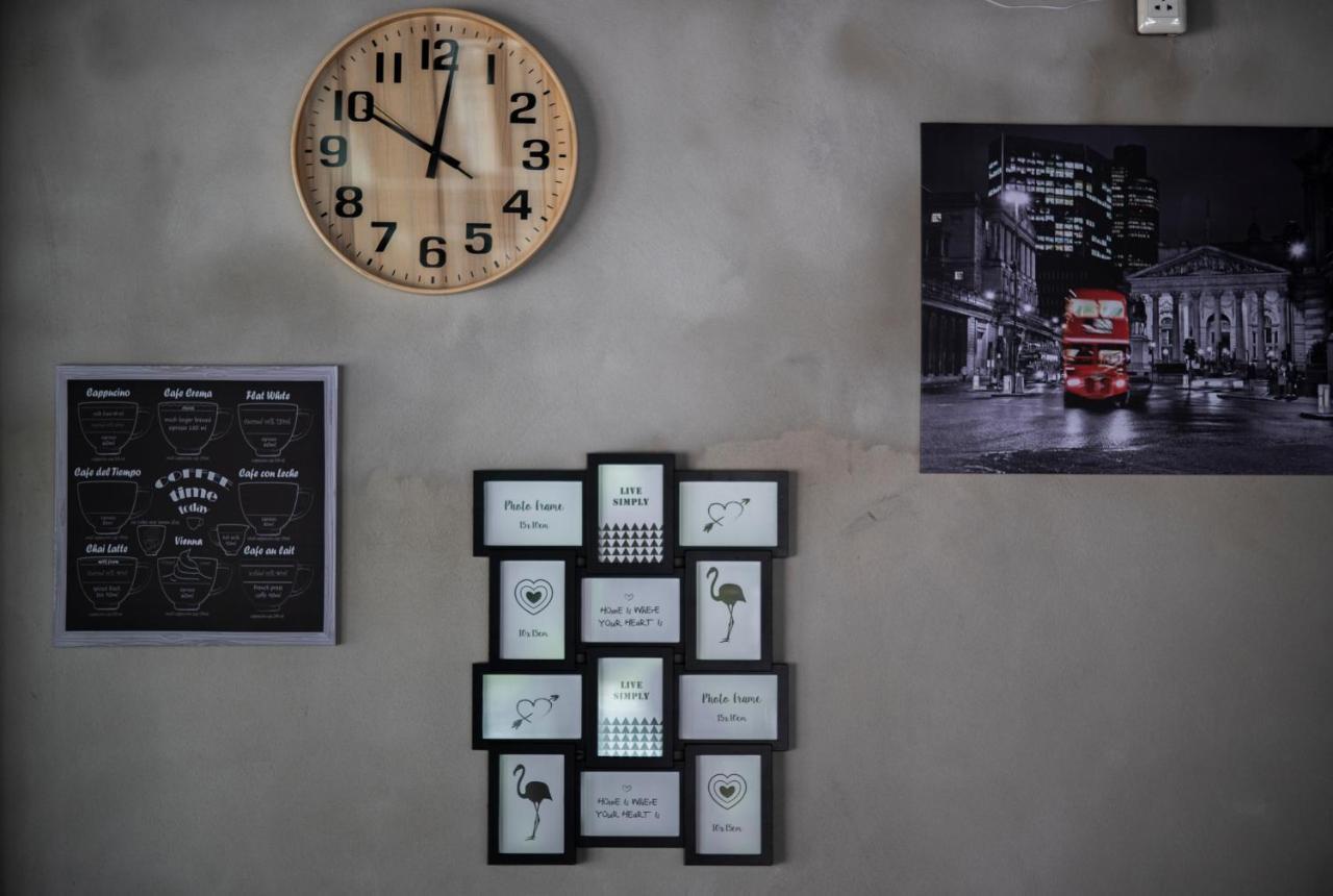 Firefly Phuket Hotel Patong Extérieur photo