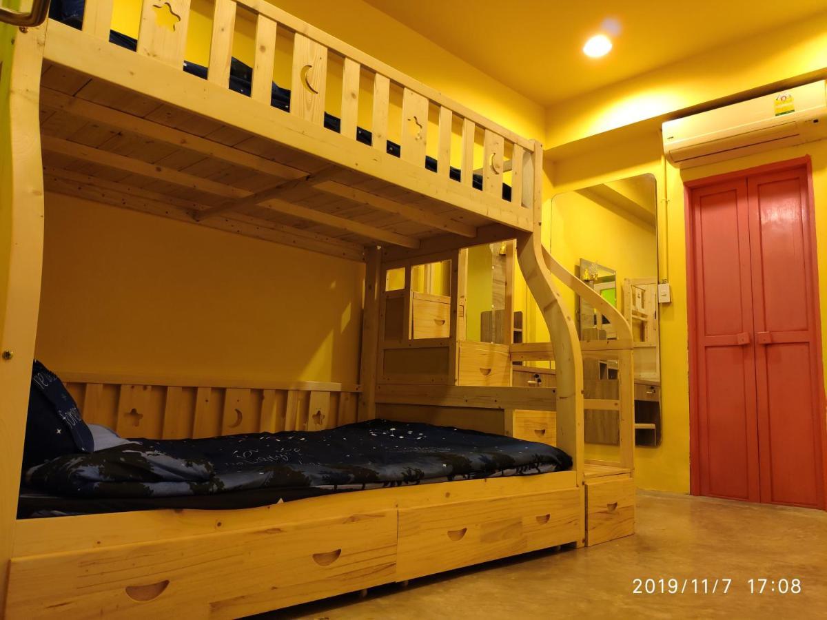 Firefly Phuket Hotel Patong Extérieur photo